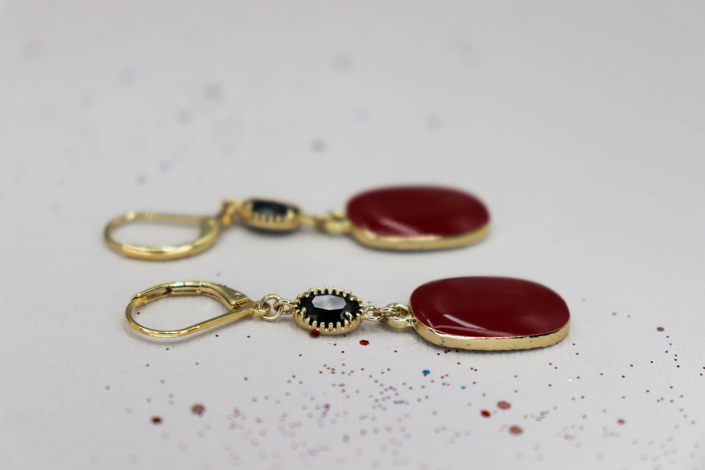 עגילים אובליים שחור ואדום לורן Princess K Jewelry